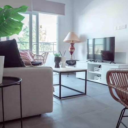 Kato 2bdr | Prime Location By Vichy Holidays Paphos